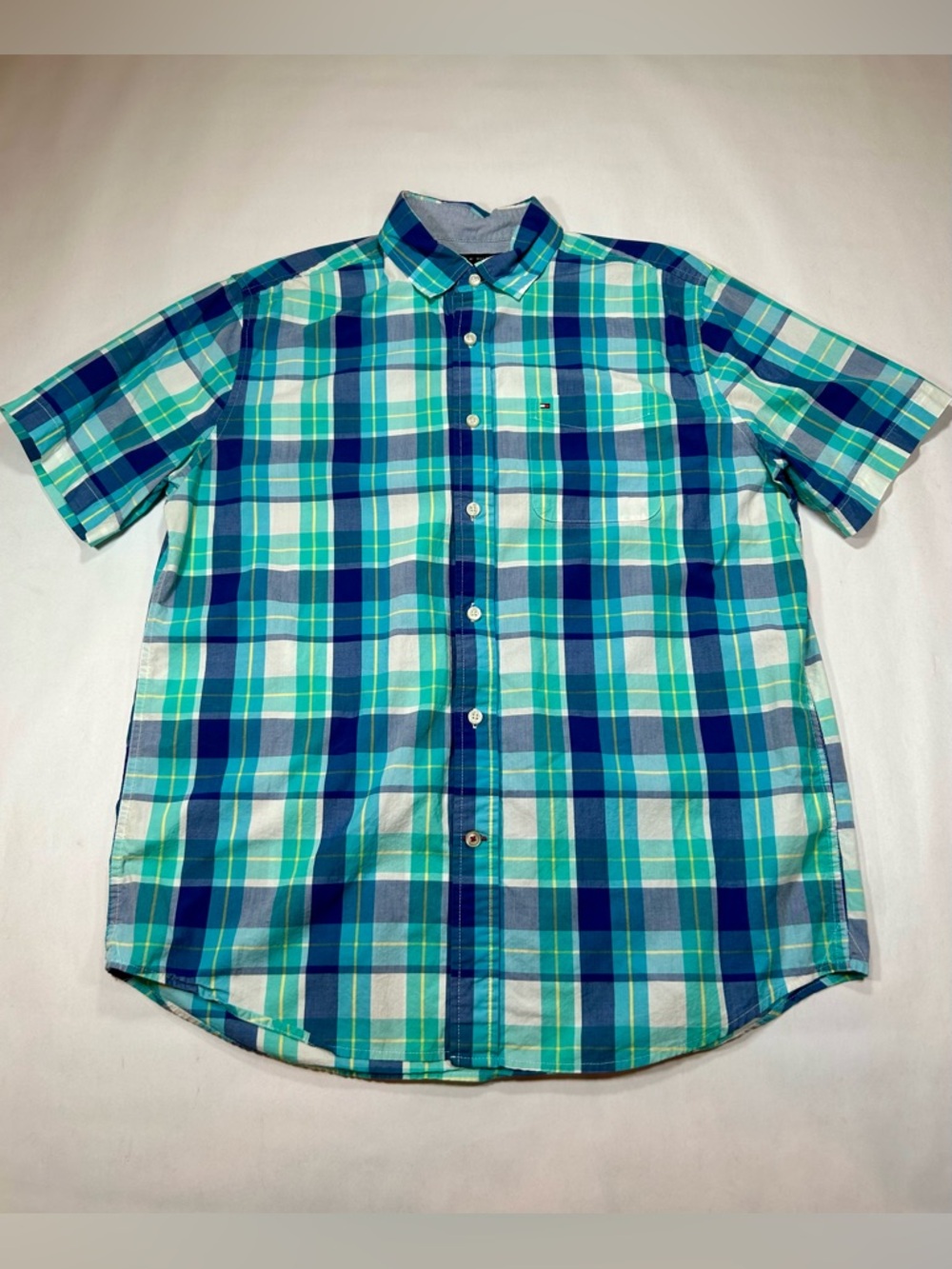 Tommy Hilfiger plaid button down shirt Medium
